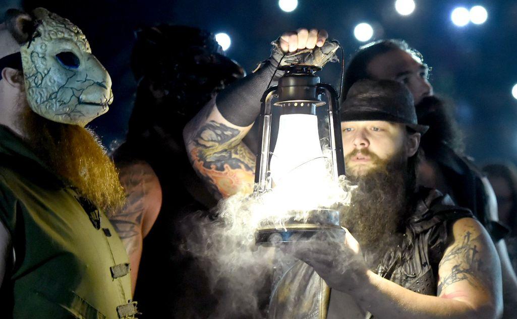 Bray Wyatt发了几条神秘的推特，暗示回归WWE