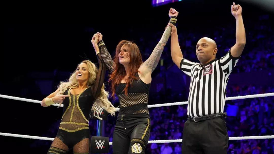 WWE首届女子付费大赛“进化大赛”