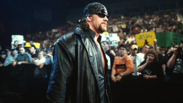 送葬者只能排第四！盘点WWE全盛期十大巨星，巨石强森只能算老二