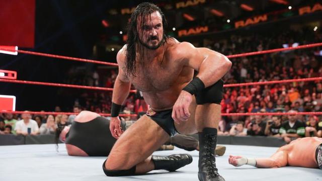 摧毁“罗曼帝国”的会是他？WWE一巨星重大上位在即！