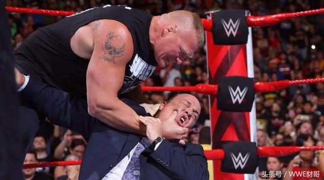 WWE莱斯纳这次输定了！摔迷们史无前例地一致支持罗曼 原因在这！