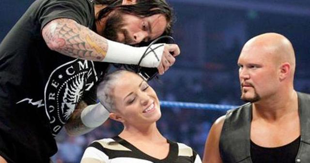 秃头的妹子竟如此妩媚！盘点在WWE擂台上被剃成光头的五位明星