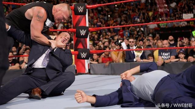WWE 莱斯纳这次输定了？总经理安格誓要报仇雪恨！