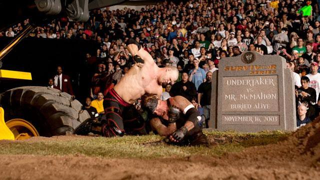 被“吊死”后复活、被活埋后爬出，WWE五大“死而复生”的巨星