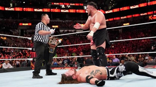 WWE最残暴反派觉醒、莱斯纳霸气回归，盘点地狱牢笼赛五大惊喜