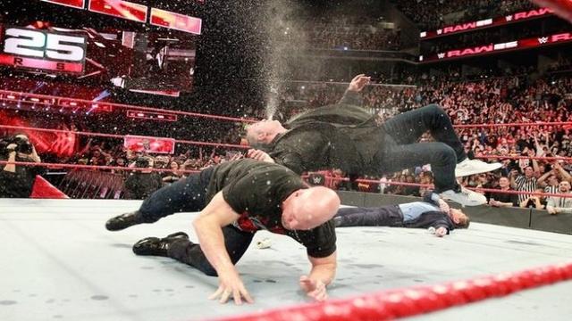 WWE第一酒瘾巨星居然戒酒了？还练起了瑜伽！