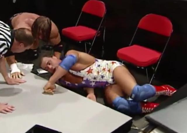 脖子折了仍坚持比赛！盘点五个WWE中所谓“假打”的真硬汉