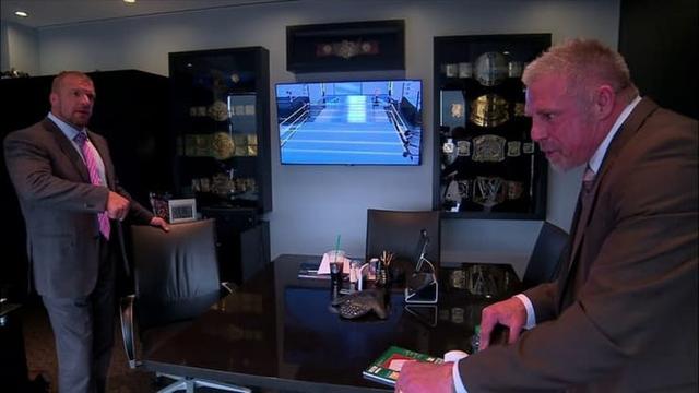 办公室里挂霸王龙头骨，阴暗角落堆满棺材，带你探秘WWE总部