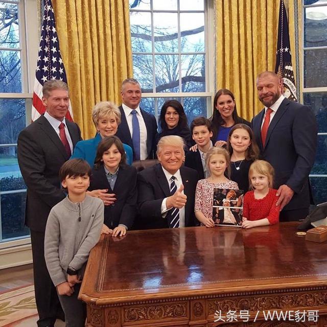 还在说WWE是骗人的假打？连美国总统都帮忙推广并参与其中！