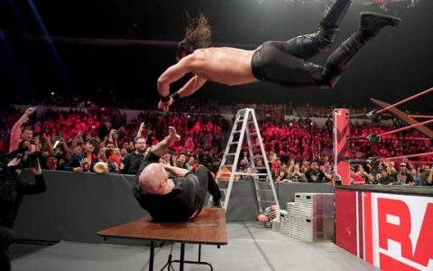 WWE收视率暴跌都是剧情惹的祸？赛斯罗林斯：写剧情没这么简单！