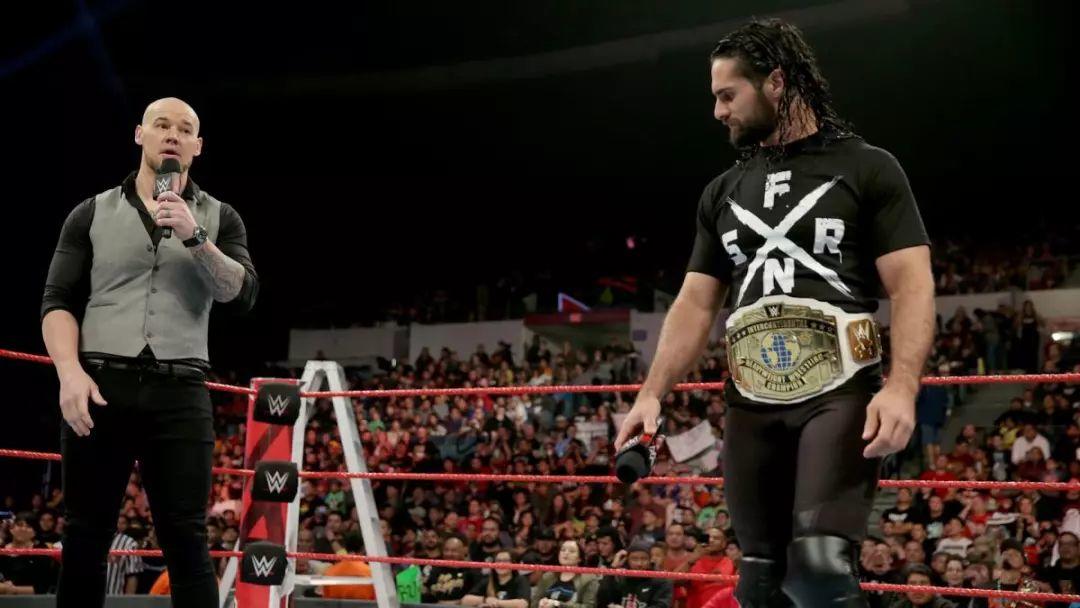 RAW丨罗林斯与科尔宾开展铁桌铁椅铁梯赛捍卫洲际冠军，迪安惊现赛场