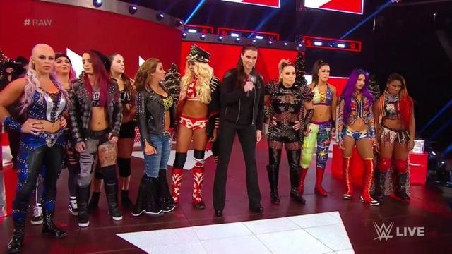 WWE全新时代到来？本期RAW仍令人大失所望！