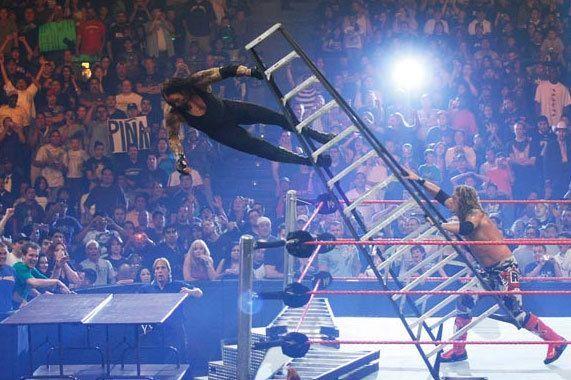 关于WWE《TLC大赛》的冷门知识：杰夫哈迪从来没赢过TLC的梯子赛
