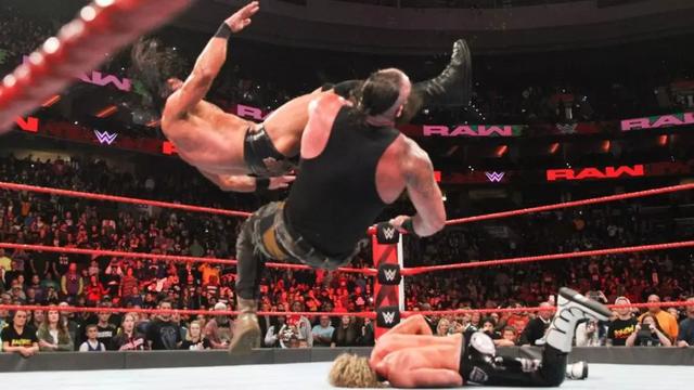 WWE幸存者大赛中谁最有可能叛变？迪安可能会再次袭击罗林斯