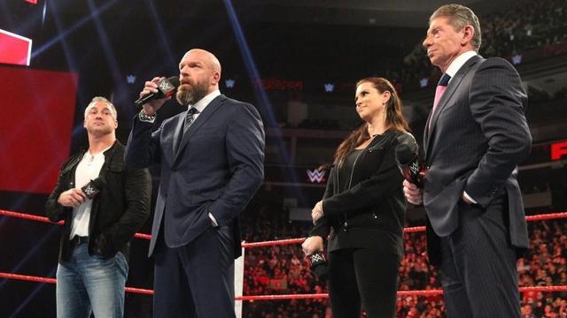 WWE全新时代到来？本期RAW仍令人大失所望！