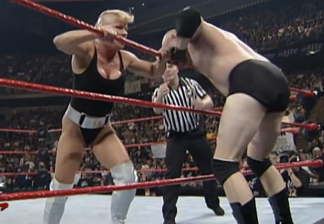 WWE版“真假美猴王”，盘点曾与“自己”对战过的摔角手们
