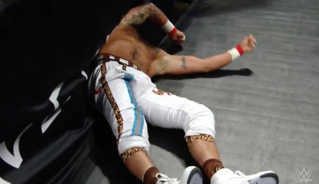 盘点被误伤至昏死的WWE选手，其中一人被误认为已经被当场打死