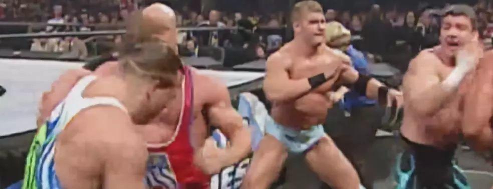 WWE史上最屌组合时刻，强森组合塞纳，送葬者带头大哥