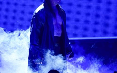 WWE传奇“送葬者”以全新的面貌回归RAW上