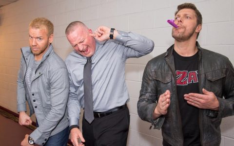 WWE名人堂“R限制级”巨星艾吉刀锋权衡背稿式台词的利弊