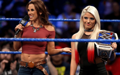 6次WWE女子冠军在WWE现场秀中意外受伤