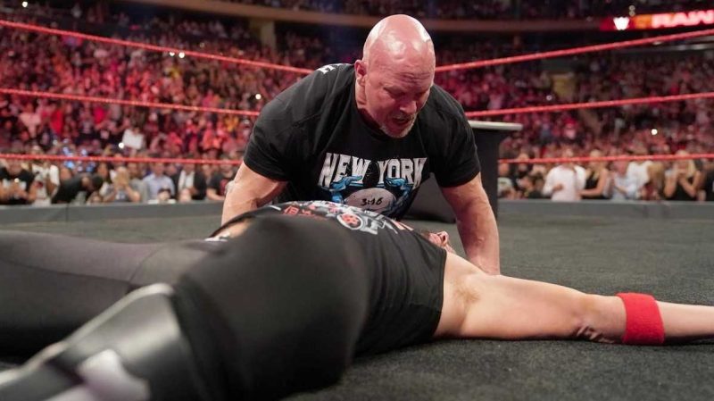 萨维奥·维加回忆起与史蒂夫·奥斯汀臭名昭著的WWE“停电”比赛