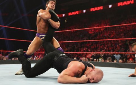 WWE主席文斯麦克曼突然推矮小选手上位粉丝直呼，想通了？