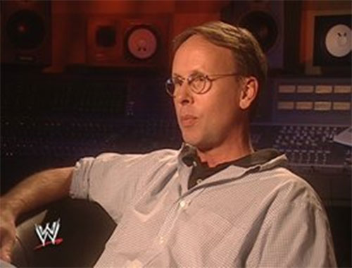 作曲家吉姆约翰斯顿为PCO谱写主题曲以及为WWE的超级巨星们做出的贡献