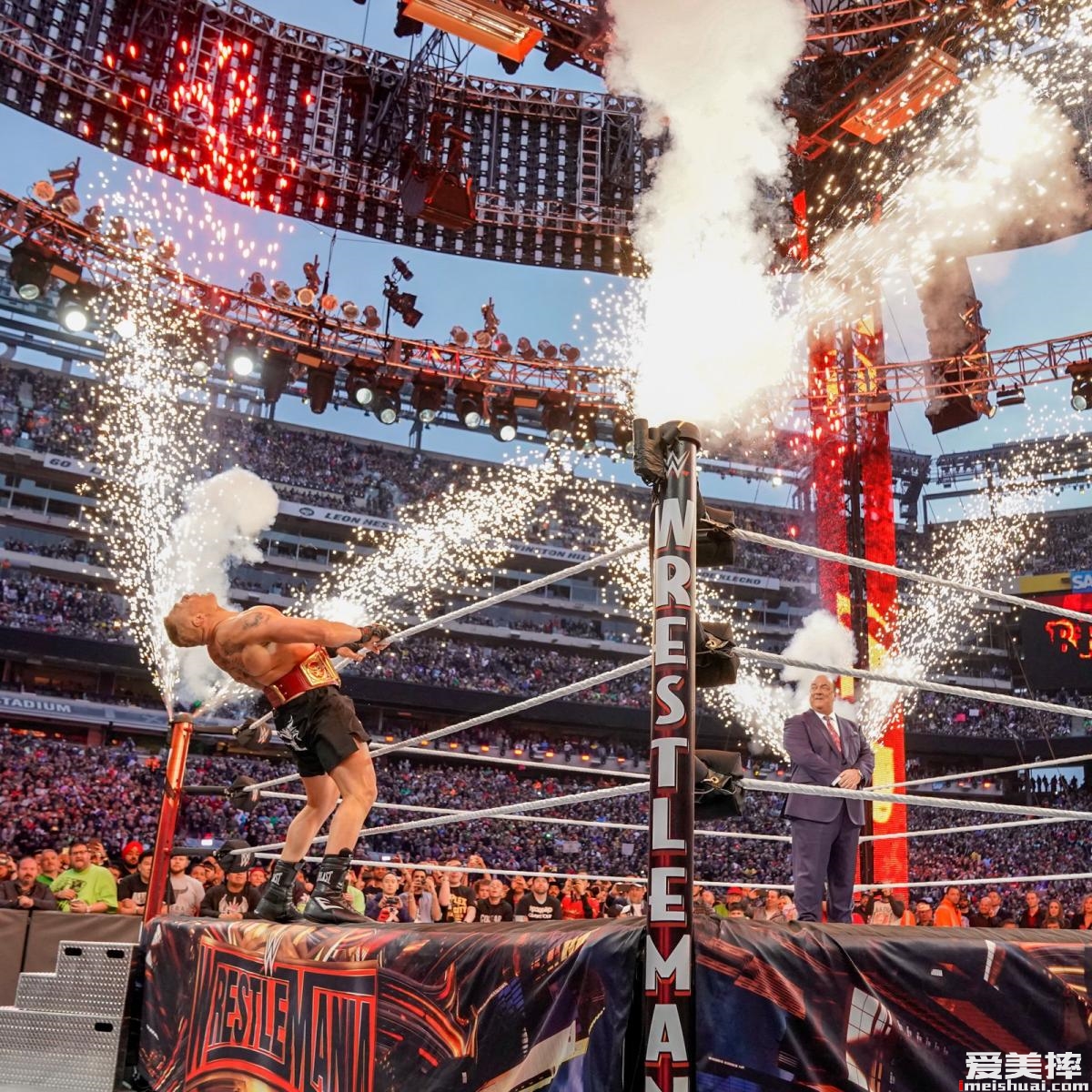 重温WWE第35届摔跤狂热的霸气出场