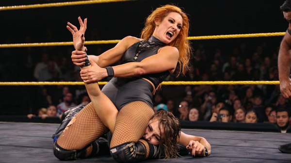 WWE男女头牌赛斯和贝基同时登陆NXT，帮助NXT首次收视率击败AEW！