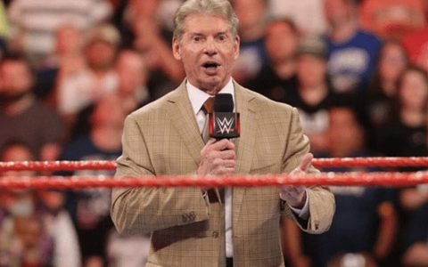 真金蛋？文斯麦克曼现场带货宣传，为WWE轻松获得7位数收益！