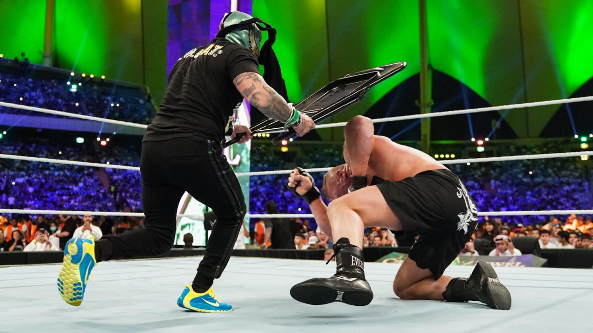 WWE冠军赛-布洛克莱斯纳vs.凯恩·维拉斯奎兹精彩抓拍