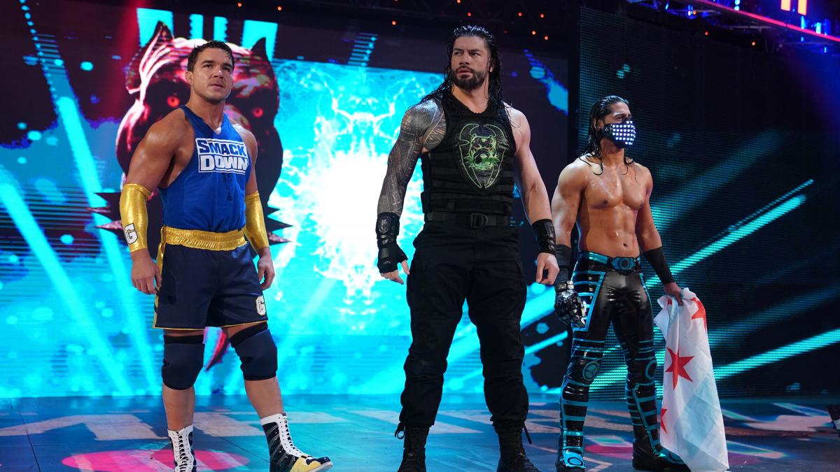 赛斯罗林斯带领红队RAW入侵蓝队Smackdown 赛斯罗林斯和罗曼雷恩斯大打出手 同时Triple H带领DX军团和NXT选手也入侵Smackdown