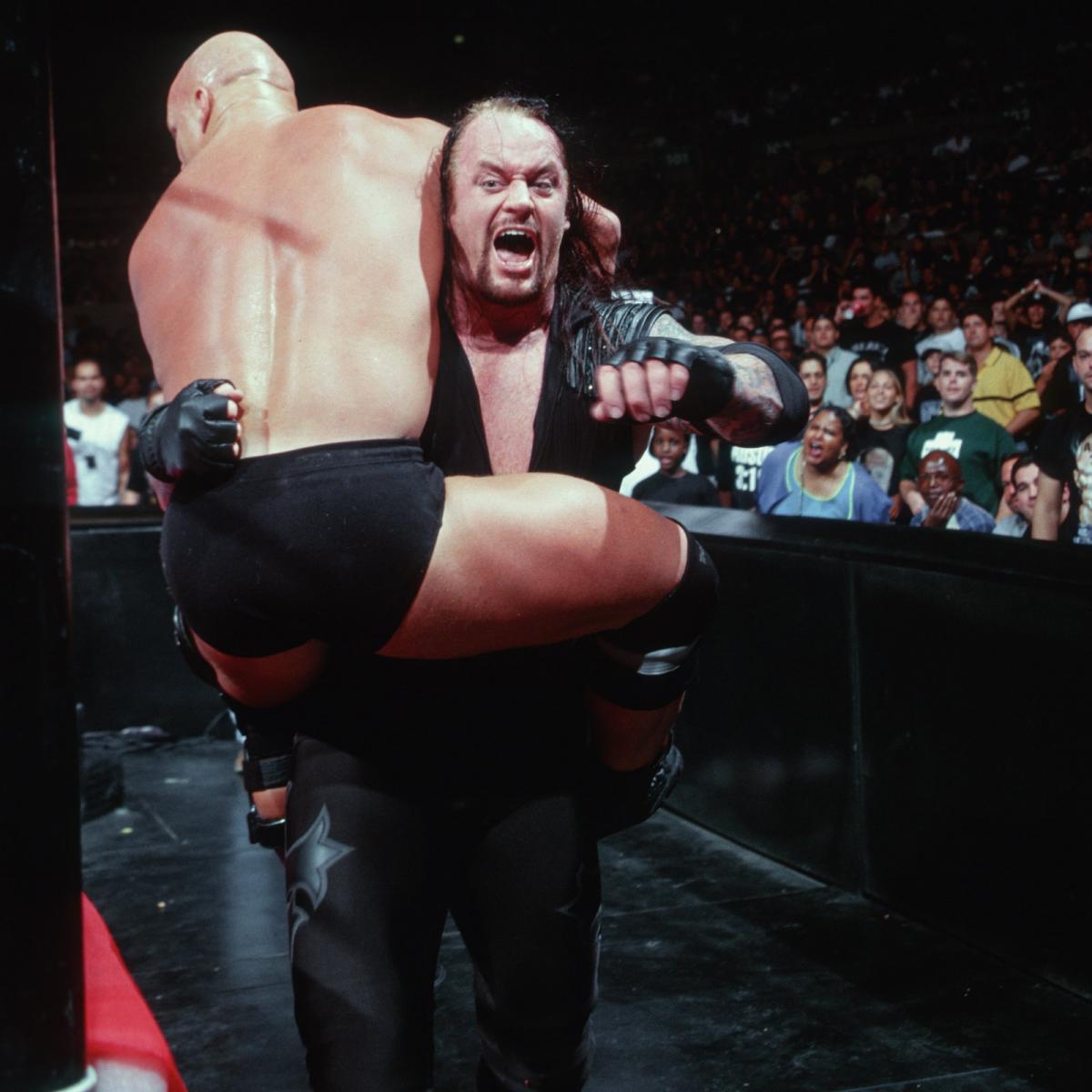 多年前“冷石”史蒂夫·奥斯汀和送葬者的精彩瞬间：照片 _ WWE