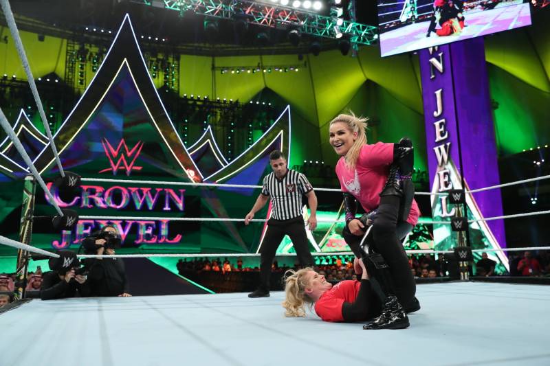 WWE皇冠宝珠女摔比赛，老麦立头功终于有他的好消息了！
