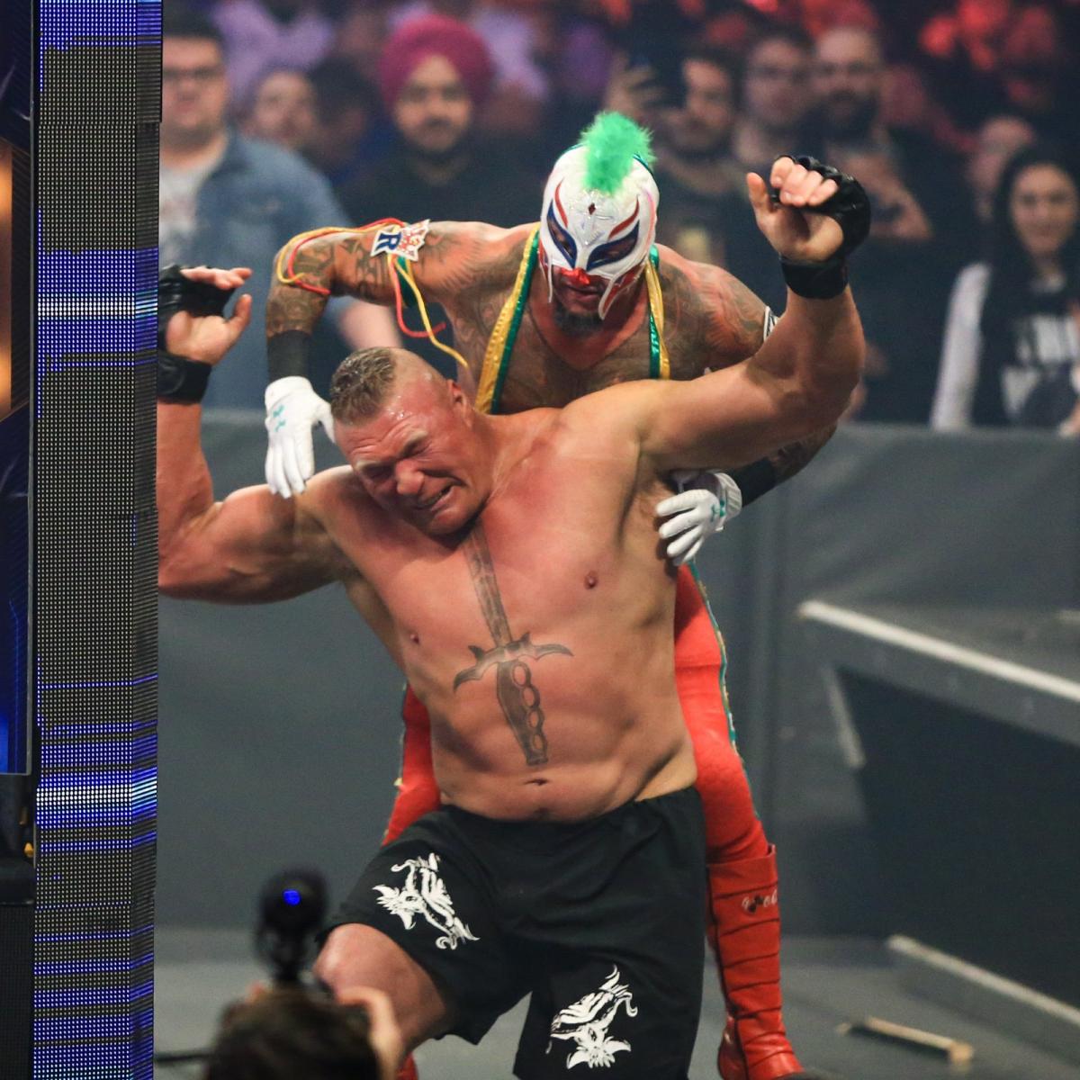 神秘人雷尔父子大战WWE冠军布洛克莱斯纳抓拍《幸存者大赛2019》