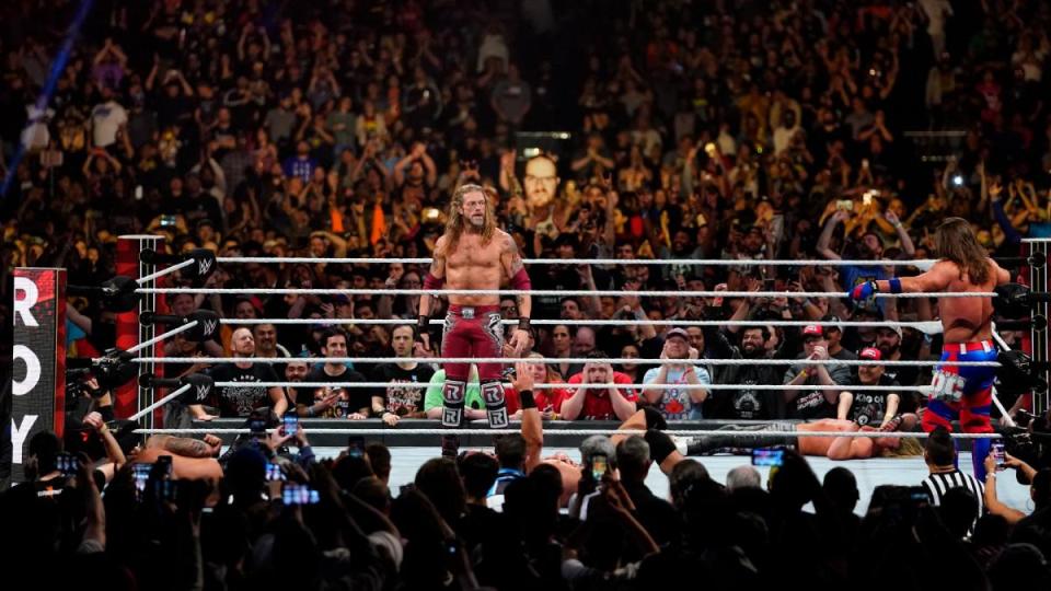 WWE艾吉刀锋时隔九年重返擂台