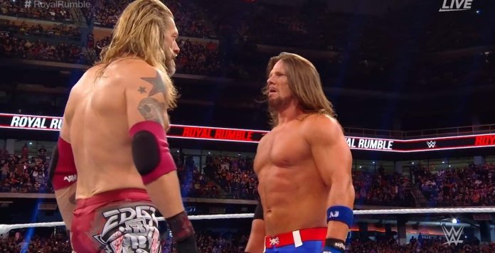 WWE超级巨星艾吉和AJ斯泰尔斯