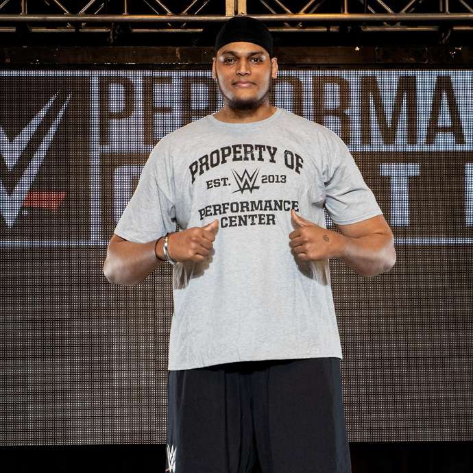 WWE超级巨星Gurvinder Singh身高7英尺，重310磅。