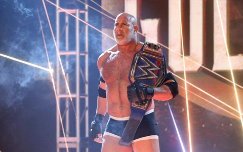 战神高柏会在铁笼密室淘汰赛中击败WWE环球冠军罗曼雷恩斯吗？