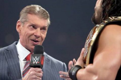 文斯·麦克马洪警告WWE选手及解说员不要提罗曼雷恩斯的原因