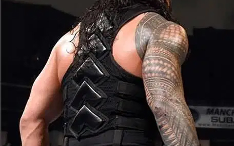 WWE超级巨星罗曼·雷恩斯分享自己的新纹身