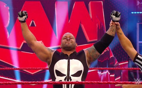 WWE最可怜选手诞生！MVP赢得了十年来的第一场单打比赛