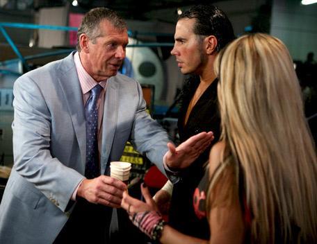 AEW科迪经纪人透露，WWE老板文斯麦克曼从来不会与粉丝签名和合照