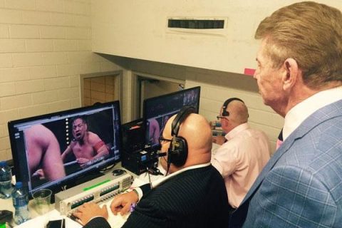 搓澡工萨摩亚·乔为何被WWE公司一直“按在”解说席