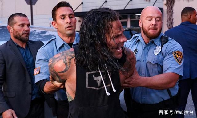 WWE杰夫·哈迪（Jeff Hardy）酒驾撞伊莱亚斯是被陷害，网友并不买账！