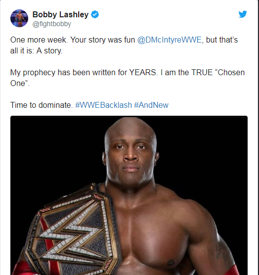 莱斯利发WWE冠军照，一细节引关注，德鲁连发两条推文回应