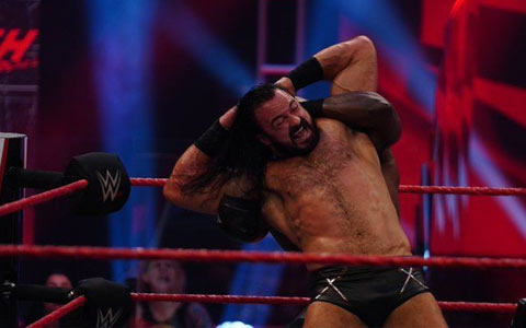 树倒猢狲散！WWE保罗海曼下台RAW最大派系还组不组建？
