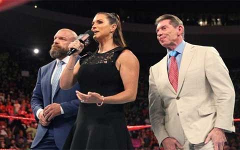 风雨欲来？Triple H夫妇在近期曾大量抛售WWE股票