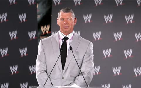 文斯麦克曼计划回归，希望恢复他的执行主席职位，可能谈判出售WWE